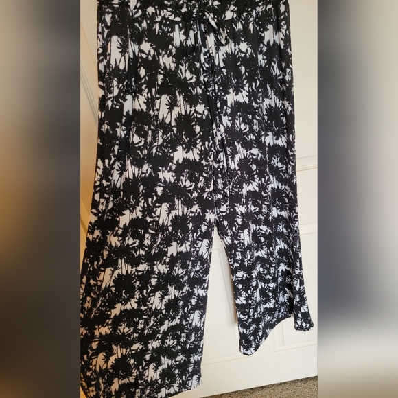 Romper - Picture 3 of 4